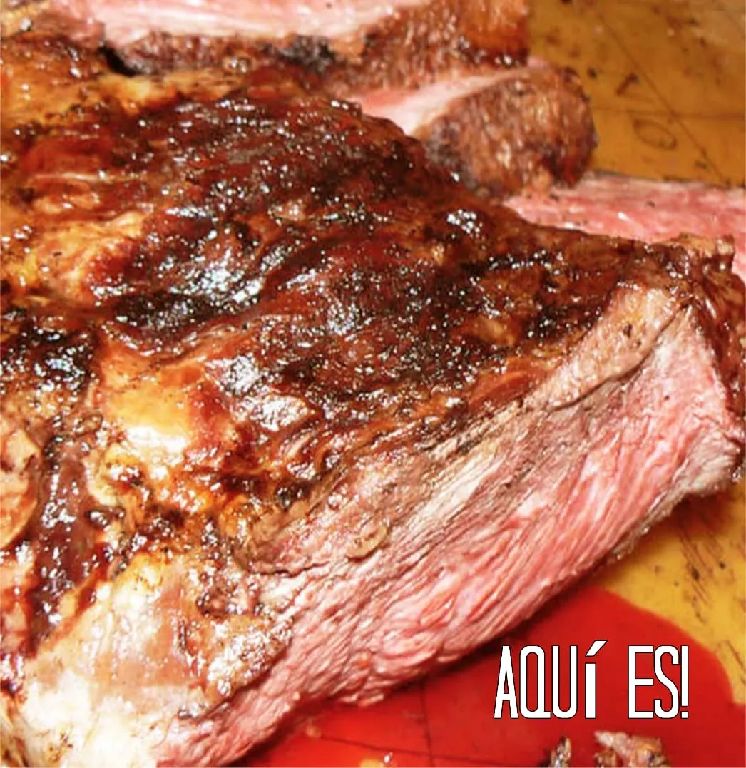 Primer plano de un corte de carne a la parrilla